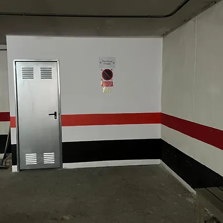 The Snow Con Parking, Wifi Y Terraza Apartamento